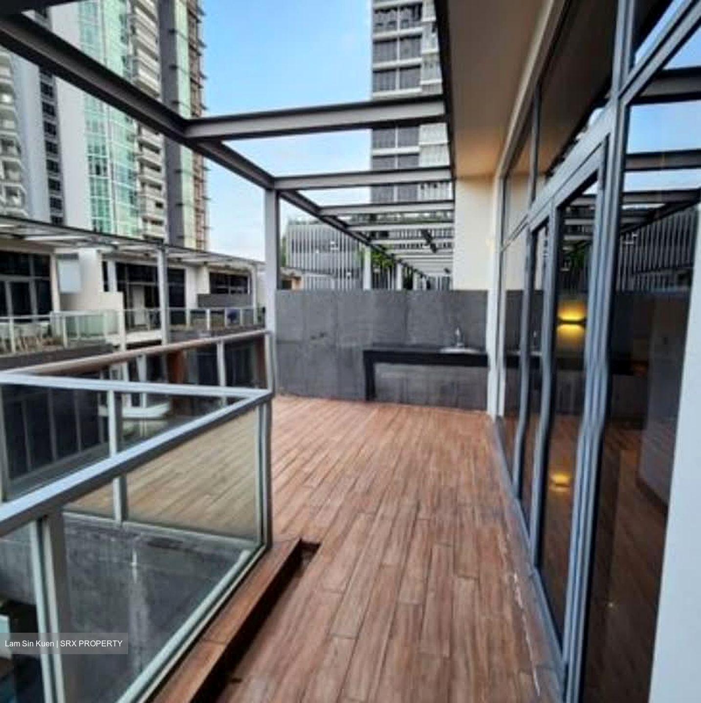 SeaHill (D5), Terrace #579044281